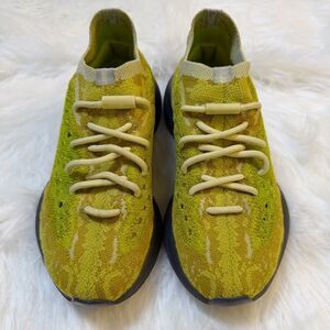 ᴀᴅɪᴅᴀꜱ ʏᴇᴇᴢʏ ʙᴏᴏꜱᴛ 380 "ʜʏʟᴛᴇ" ꜱɴᴇᴀᴋᴇʀꜱ